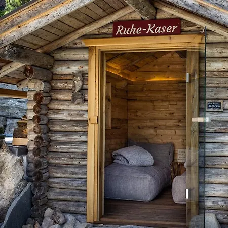 Almhotel Gruensteinblick 4*