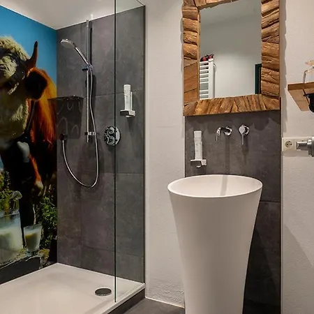 Almhotel Gruensteinblick 4*
