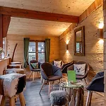 Almhotel Gruensteinblick - Adults Only 4* 国王湖