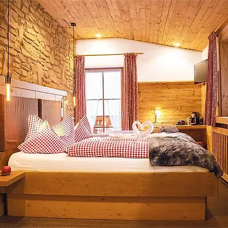 Отель Almhotel Gruensteinblick - Adults Only Кёнигсзе